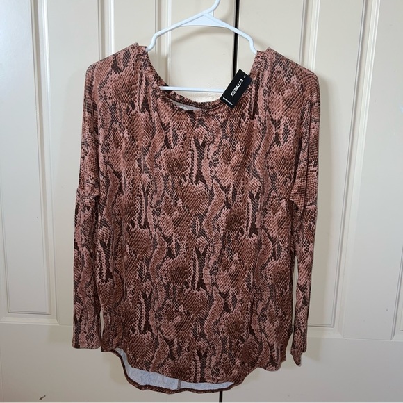 NWT Express Snake Skin Print Long Sleeve London Ultra Soft Jersey Shirt Size XS - Picture 10 of 11